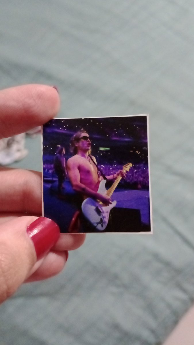 AlbaVialon's tweet photo. Felices 40 @AIRBAGoficial 

Mis amigas y sus regalos 😅🧡 https://t.co/VERpIWJ88c