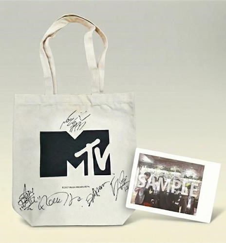 MTV_JAPAN's tweet photo. ／
Cross-talk: Novel Core × STARGLOW
放送記念キャンペーン📣
＼
フォロー＆リポストキャンペーン実施中！

抽選で3名様に
Novel CoreとSTARGLOWメンバーの直筆サイン入りMTV トートバッグ+ポラロイドをプレゼント！

【応募方法】
① @MTV_JAPAN をフォロー
② 番組の感想をコメントしてリポスト
応募締切：2/6(金)

▼番組詳細:
https://t.co/BisgJpfyv9

@iamnovelcore @starglow_bmsg