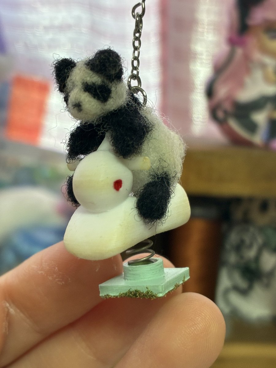 昔友達が作ってくれたパンダのピアス🐼🐾