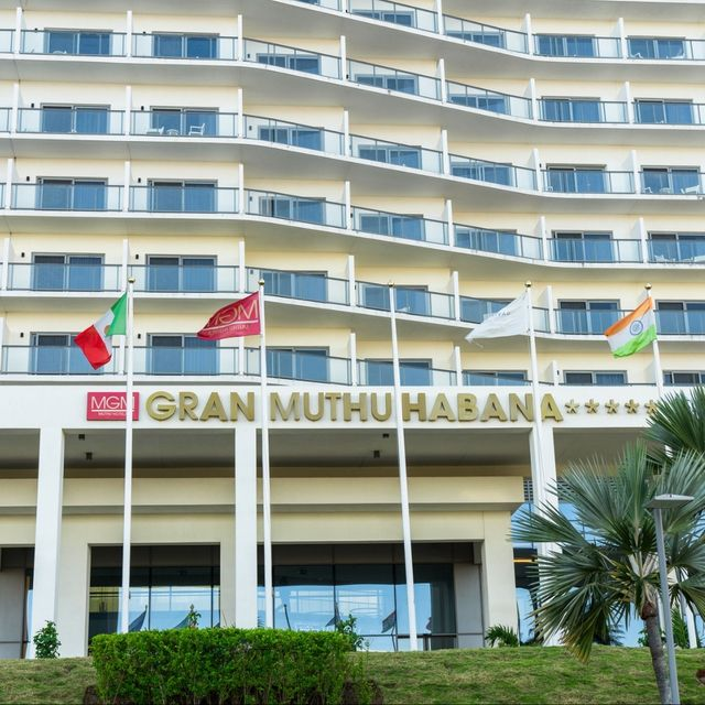 MinturCuba's tweet photo. Confort, diseño y una ubicación estratégica frente a la playa. 

El Gran Muthu Habana es la opción perfecta para tu próximo viaje. Descubre su arquitectura moderna y reserva tu estancia inolvidable.

#CubaUnica #CubaTravel #LaHabanaTravel https://t.co/9CoHVSFUtr