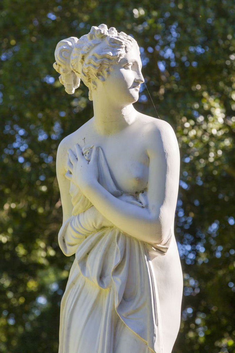 Mo1HNumjeU45057's tweet image. なんで右上の青と、右下のオレンジが見えるんだろう？と疑問に感じた人は石膏像を観察するとよいよ