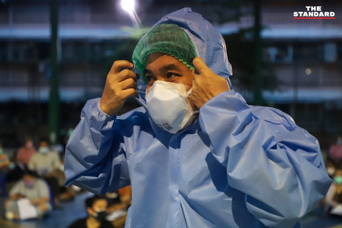 sirotek's tweet image. "ชมรมแพทย์ชนบท" โพสท์ ภาพวัน "หมอสุภัทร" เสี่ยงตายพาหมอชนบทกู้ภัยโควิด กทม. ล่าสุดกลับถูกรัฐมนตรีภูมิใจไทยชี้ขาดลงโทษทางวินัย โพสท์

"แพทย์ชนบทบุกกรุง กู้ภัยโควิด กทม นำโดยนายแพทย์สุภัทร ฮาสุวรรณกิจ ประธานชมรมแพทย์ชนบท เสี่ยงตาย ช่วยเหลือผู้คนได้เป็นจำนวนมาก

สุดท้าย…