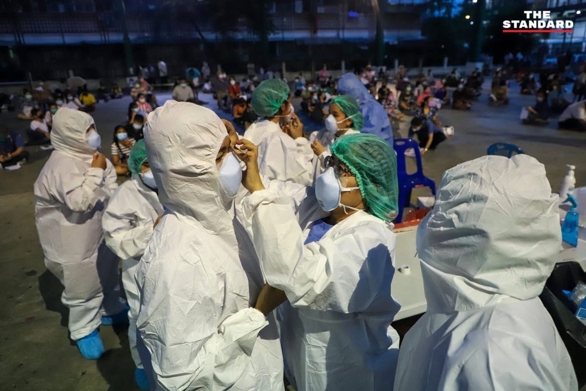 sirotek's tweet image. "ชมรมแพทย์ชนบท" โพสท์ ภาพวัน "หมอสุภัทร" เสี่ยงตายพาหมอชนบทกู้ภัยโควิด กทม. ล่าสุดกลับถูกรัฐมนตรีภูมิใจไทยชี้ขาดลงโทษทางวินัย โพสท์

"แพทย์ชนบทบุกกรุง กู้ภัยโควิด กทม นำโดยนายแพทย์สุภัทร ฮาสุวรรณกิจ ประธานชมรมแพทย์ชนบท เสี่ยงตาย ช่วยเหลือผู้คนได้เป็นจำนวนมาก

สุดท้าย…