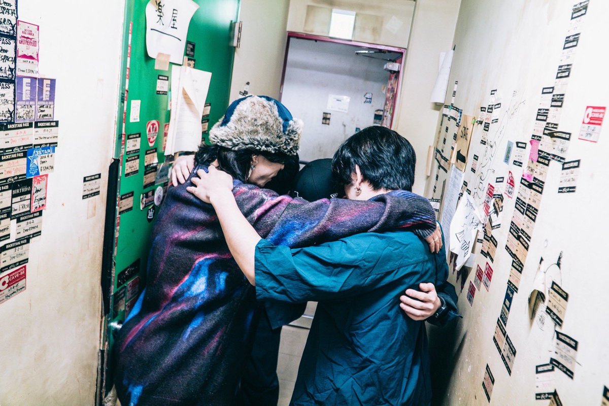 91_kuui's tweet photo. 生きてることが
誰かの背中を摩ってる
失くした光を繋ぐように
僕らはカケラを拾って
夜明けの果てで君と
ひかりの音を抱きしめた

photo by @s_cam12 

#Ku_ui https://t.co/B6jazBzm7X