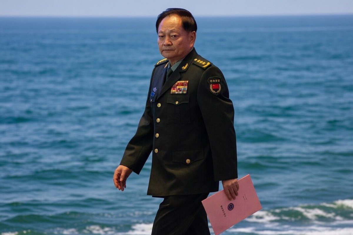 情报显示🇺🇸五角大楼对🇨🇳#张又侠 的评论相当正面，甚至是没有先例，称张为中国极少有的真正懂军事的 #职业军人，与美军的接触也大方得体，完全不同于中国的其他将军和官员，是少有的在 #使用美军武器 射击时不漏怯的中国将军。

🤔#张又侠 知道中美军事差距有多大，他不想国人拿命去填平台湾海峡…