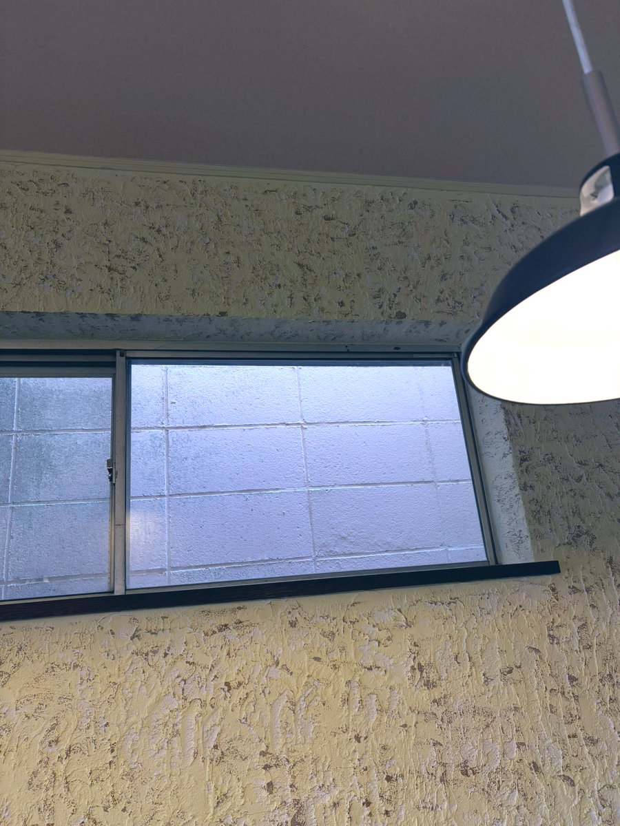 日々詩喫茶室☕️

今までもしかしたら一度も出来ていなかったかもしれない、お隣の壁と接している窓のそうじ(外側が困難)を、工夫してなんとかできました。透明感が増した気がしてうれしいです。(じ)