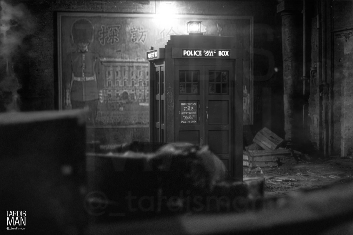 TARDISman550's tweet photo. The TV movie TARDIS alleyway scene Mix of Rendered scene and Photoshop comp to help it come to life 

Enjoy folks 

#TARDIS #DoctorWho #3DModel  #anniversary #RussellTDavies #Photoshop #Stevenmoffat #BigFinish #doctorwhobbc https://t.co/9wFXJoWycz
