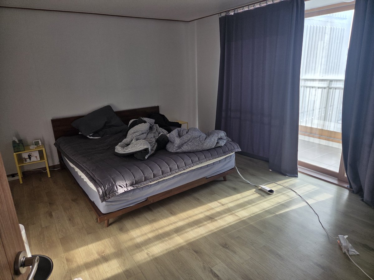 pinokio214's tweet image. 이번에 이사를 하게되서 여러군데 포장이사업체를 알아보고 있었어요.
아정당에서 포장이사까지 한다는거에요.
예전에 인터넷하고 저렴하고 정직해서 신뢰하고 있었거든요.
이번에도 알아보니 역시 아정당이 제일 저렴하더라구요.
해보니 빠르고 정직하고 역시 다음에도 아정당에서~