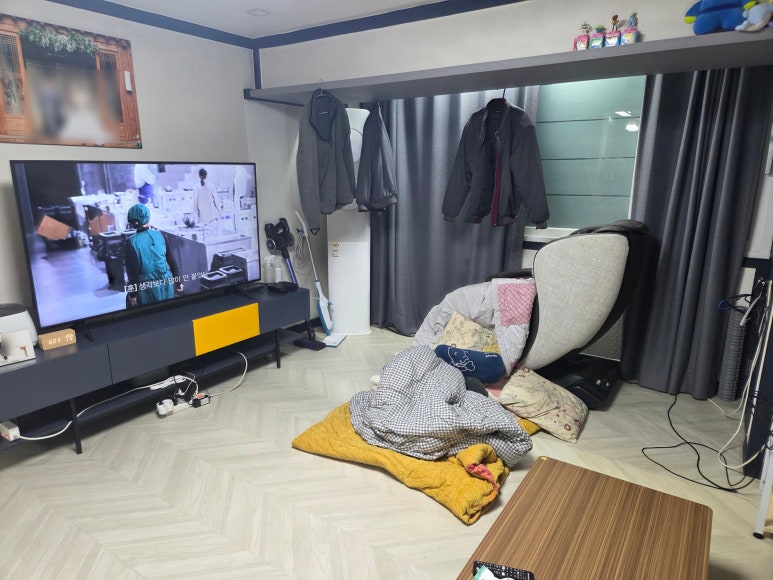 pinokio214's tweet image. 이번에 이사를 하게되서 여러군데 포장이사업체를 알아보고 있었어요.
아정당에서 포장이사까지 한다는거에요.
예전에 인터넷하고 저렴하고 정직해서 신뢰하고 있었거든요.
이번에도 알아보니 역시 아정당이 제일 저렴하더라구요.
해보니 빠르고 정직하고 역시 다음에도 아정당에서~