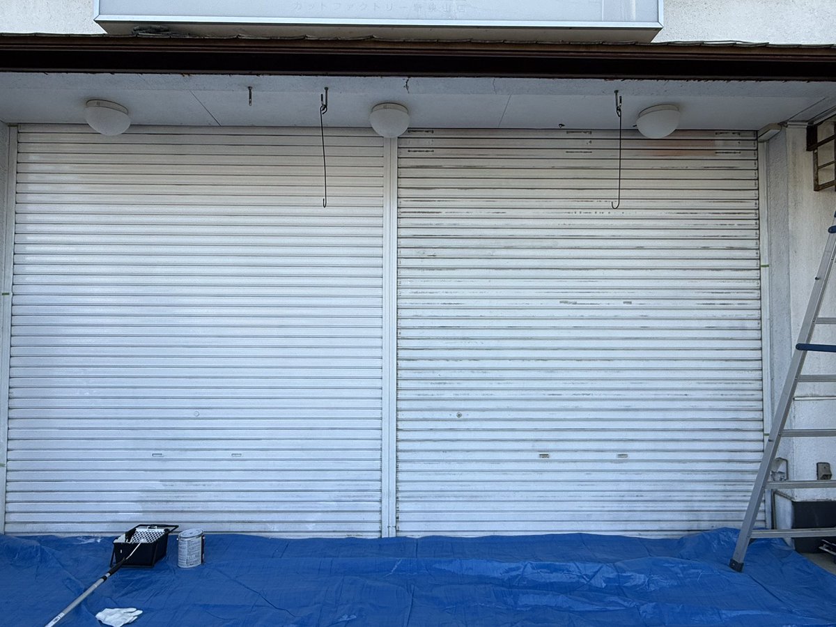 m_i_301's tweet photo. シャッターアートの制作を開始しました。

本日は2日目です。

酒屋さんなので、背景は和風なテイストで
進めていきます🍶✨ https://t.co/LBUGKcKjmN