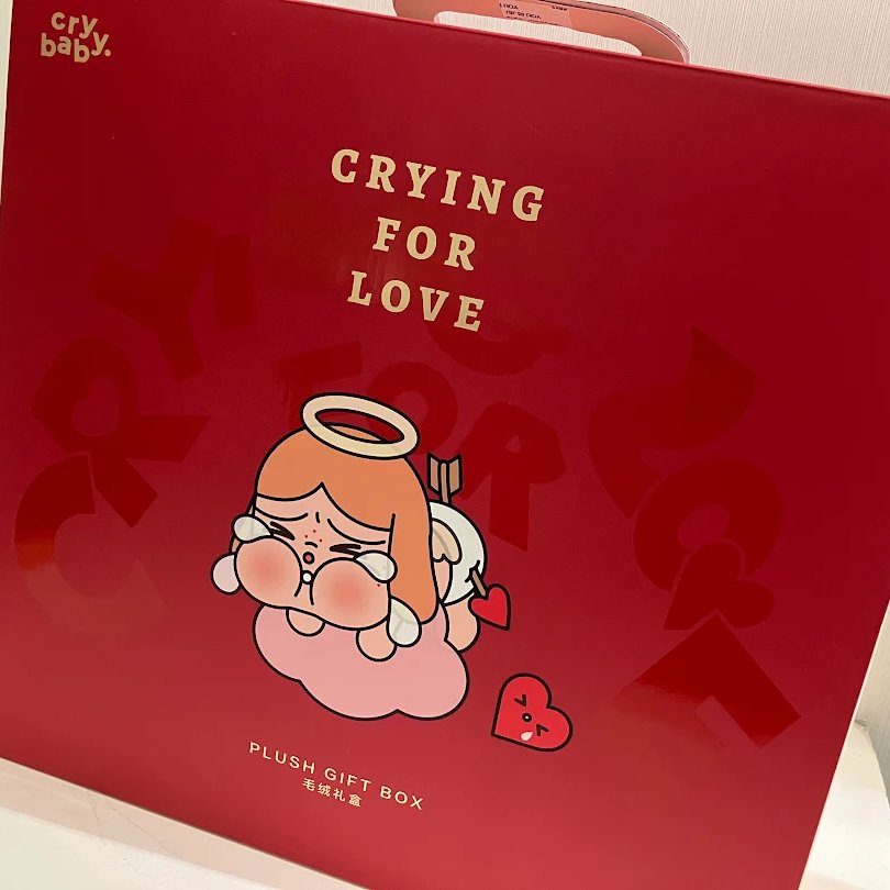 POPMART より CRYBABY Crying for Loveシリーズ💖👼 ぬいぐるみギフト