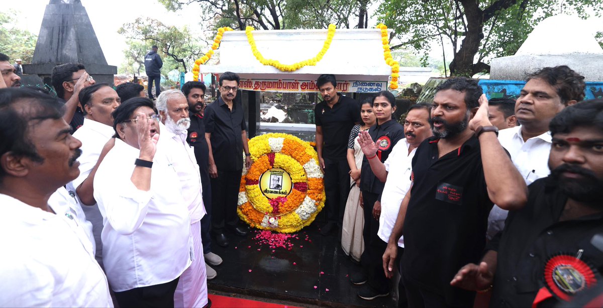 தமிழ் மொழியினால் நாம் தமிழன்!
தமிழன் வாழும் நிலம் தமிழ்நாடு !
தமிழினத்தின் அடையாளம் தமிழ்மொழியால்! 

நம் தமிழ் மொழியை காத்திட , கட்டாய இந்தி திணிப்பிற்கான எதிர்ப்பை காட்டிட 
தம் இன்னுயிரை தந்திட்ட வீரமறவர்களுக்கு வீரவணக்கம் !

நம் தமிழ் இனக்காவலர் தலைவர்<a href="/mkstalin/">M.K.Stalin - தமிழ்நாட்டை தலைகுனிய விடமாட்டேன்</a> 
எங்கள் இனத்தின்