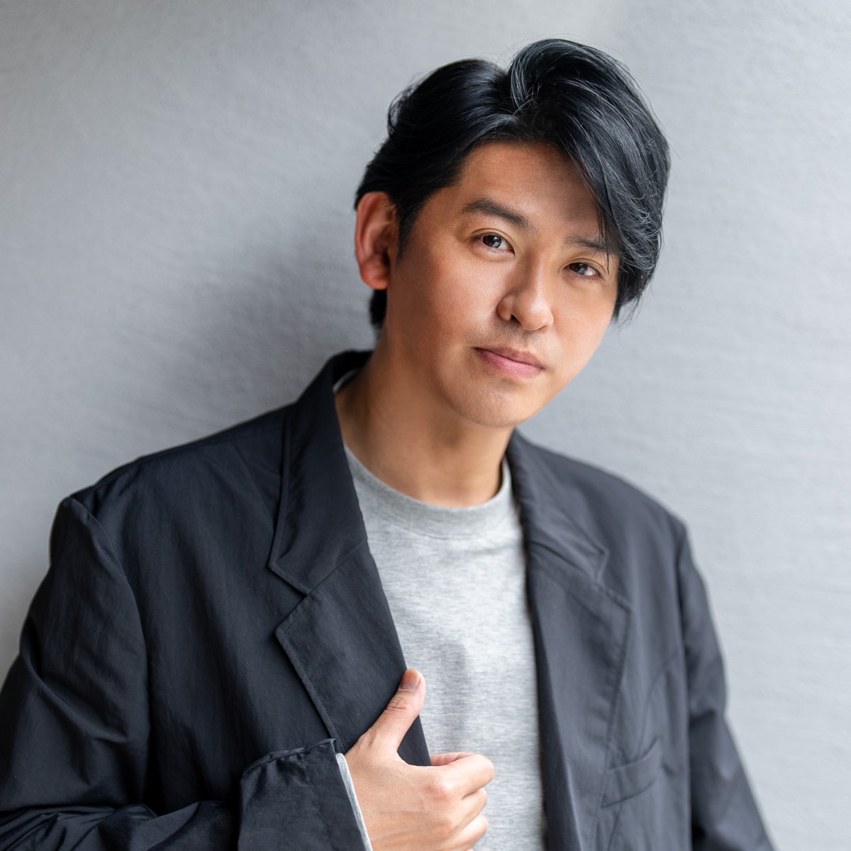 仮面ライダー生誕55周年記念作『アギトー超能力戦争ー』4月公開決定！ティザーには半壊したギルスの面が

「アギトは自分にとって俳優人生の原点」
主演は要潤、賀集利樹、白倉Pのコメント到着！

news.mynavi.jp/article/202601…

#仮面ライダーアギト 

<a href="/agito_movie/">仮面ライダームービープロジェクト</a> <a href="/kanamescafe/">要潤</a> <a href="/kashu_toshiki/">賀集利樹</a> <a href="/cron204/">白倉伸一郎 Shin-ichiro SHIRAKURA</a>