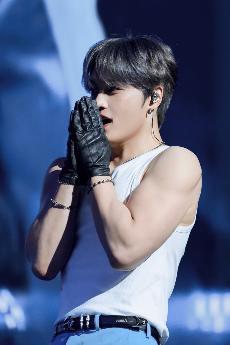 귀여운 얼굴에 그렇지못한 팔뚝.. 😇