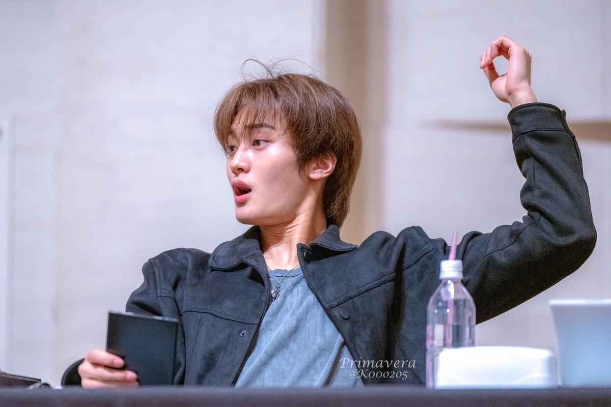 K00o2o5's tweet image. 251120

#CRAVITY #TAEYOUNG #크래비티 #태영  ⠀ #HAPPYTAEYOUNGDAY #잇츠_태영쓰_벌쓰데이 #크래비티_초절정_깜찍이_김태영_생일