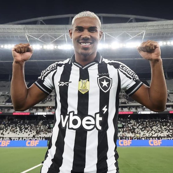 AnalisaCRVG's tweet image. 🚨 | Sobre Cuiabano.

As conversas entre Vasco e Nottingham Forest são para um empréstimo com obrigação de compra entre $6 e 7 milhões (R$31,7 e R$37 milhões).

O jogador, conforme já noticiado anteriormente, vê com bons olhos a vinda.

O Vasco, por sua vez, faz carga adicional