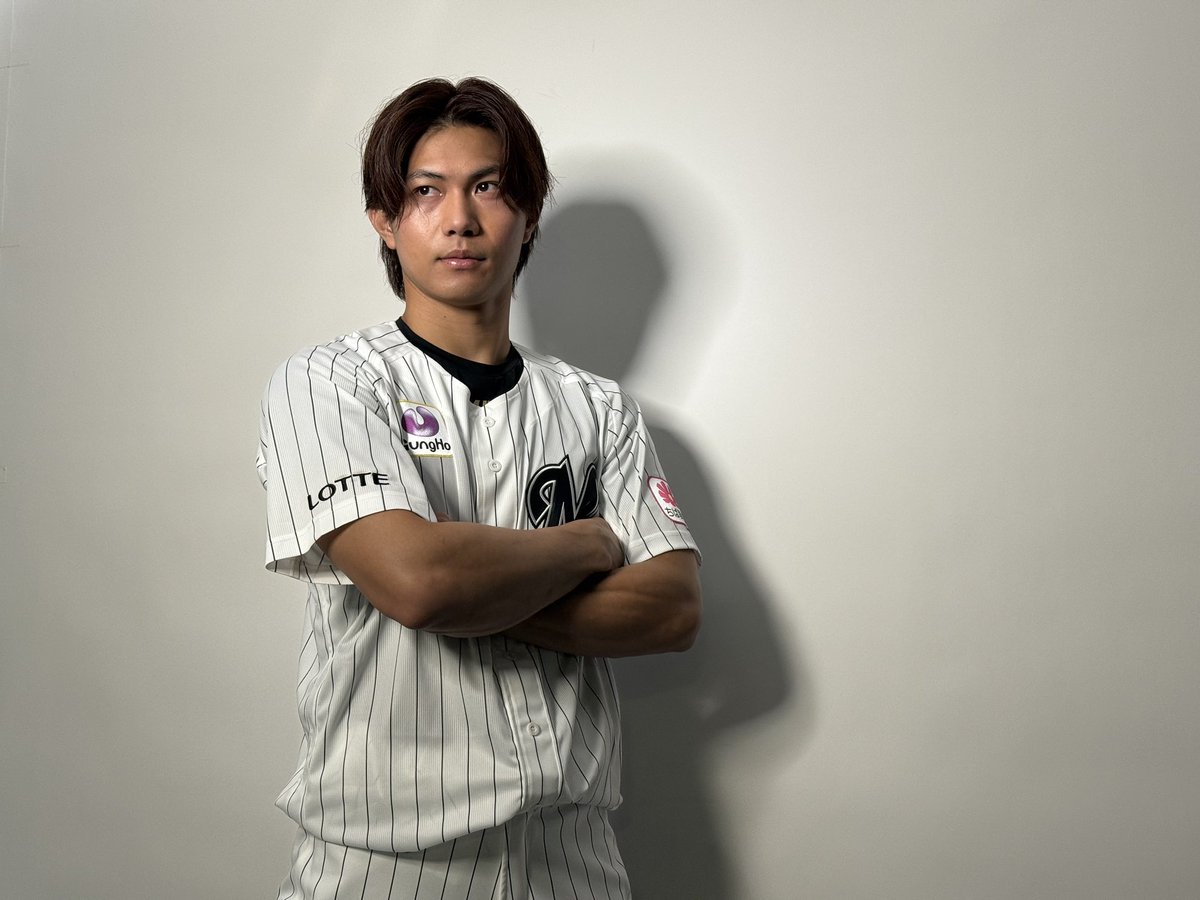 オフィシャルファンブックの撮影に臨んだ #藤原恭大 選手。 今年も