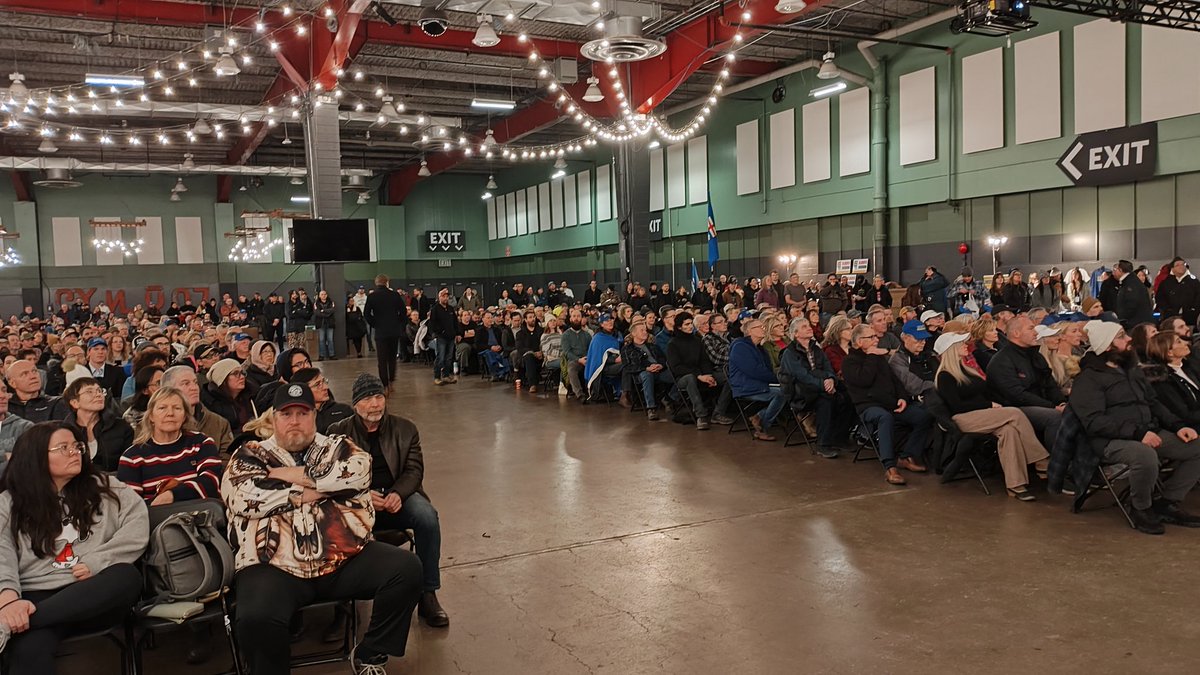 johnrbolton01's tweet image. A full house at The Big Four. So much positivity, friendship and optimism. So glad to be part of this amazing movement. #AlbertaIndependence #albert
