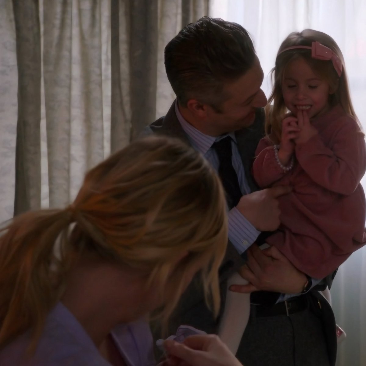 imalittlepawn0's tweet image. I love this little family so much! The fact that he was there for the birth of both her little girls and later he became officially their father, still blows my mind. #svu #rollisi