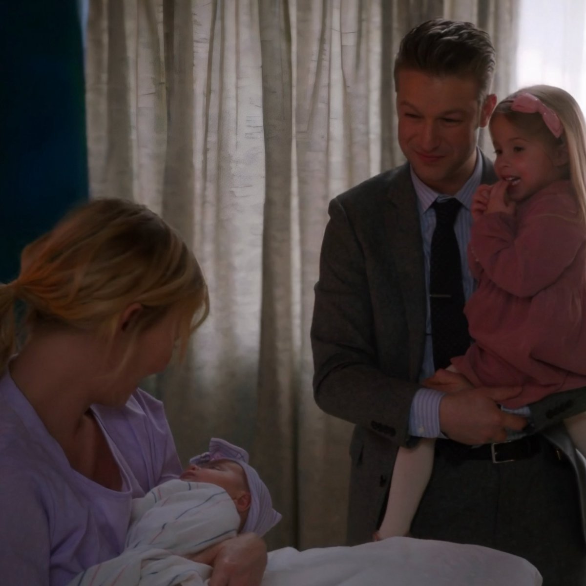 imalittlepawn0's tweet image. I love this little family so much! The fact that he was there for the birth of both her little girls and later he became officially their father, still blows my mind. #svu #rollisi