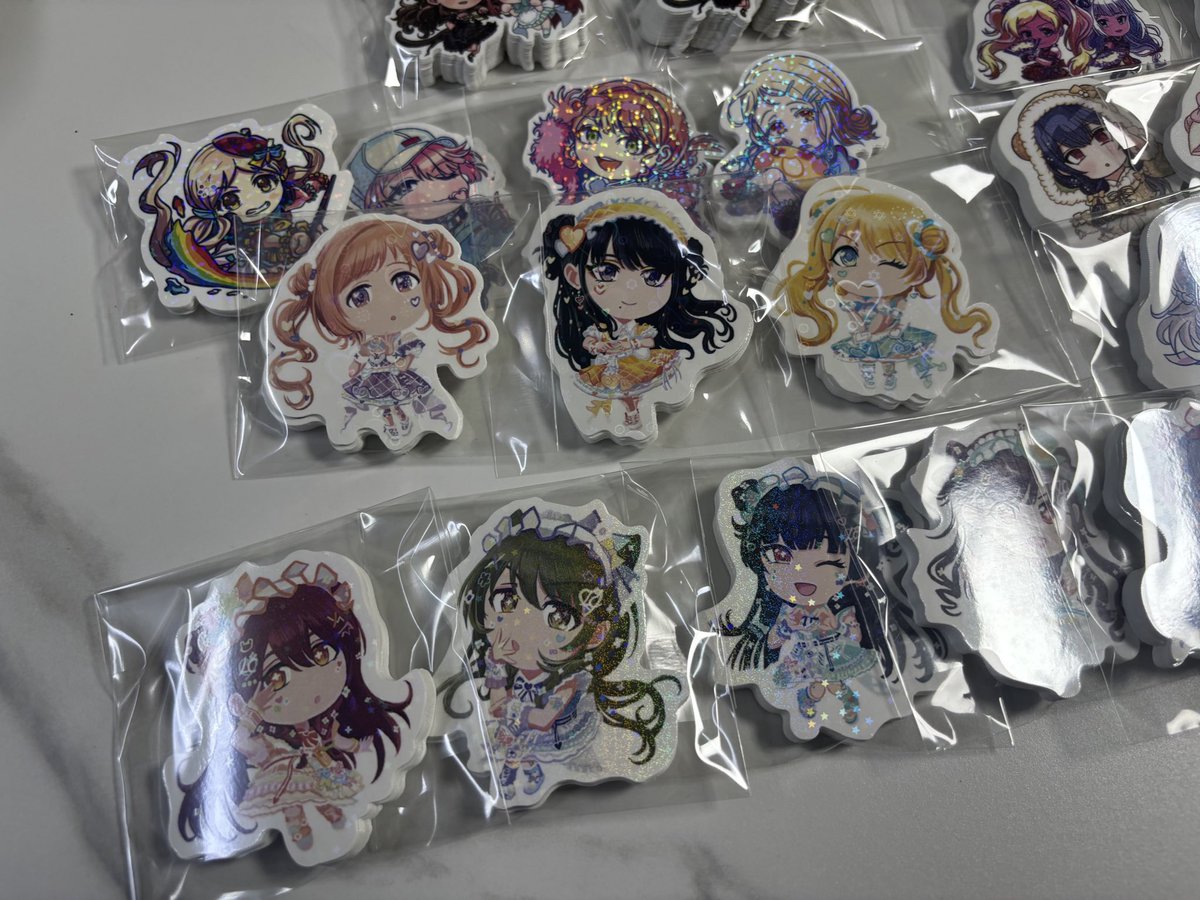 걸뮤온에서 신작으로 나오는 조각 스티커입니다. 낱개로 포장 예정이며 사이즈는 6~7센치 정도 됩니다. 스티커마다 코팅 옵션이 달라서 그것도 하나의 재미로 구경하실 수 있으니 꼭 실물 보러 와주세요~^^ 

언제나 늘 그렇듯 블랭커팩토리에서 주문했습니다. 코팅 종류가 다양해서 정말 좋아요!