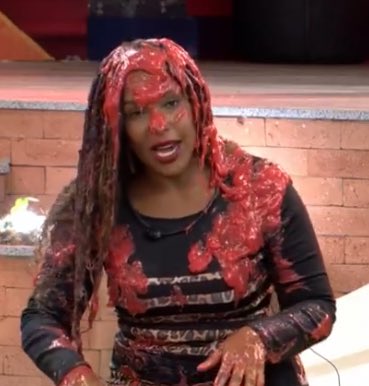 Essa sol não deixa ngm falar, interrompe, não respeita as regras, esvazia pauta. Claramente um desequilíbrio que sempre culmina na questão racial, sendo que não tem nada a ver. 

#BBBB26 
#Sinceraão
Sincerao