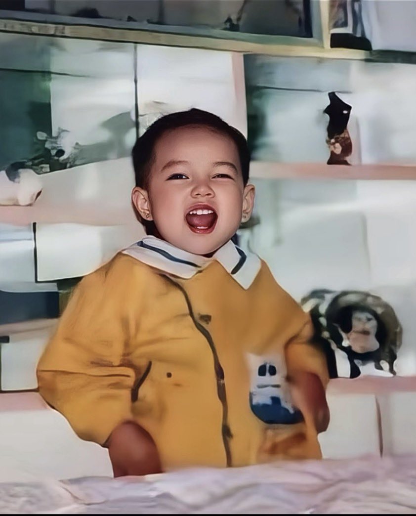 부쉐론 뭐야 너네
마지막에 깨알 아기 샤오잔 넣어줬네