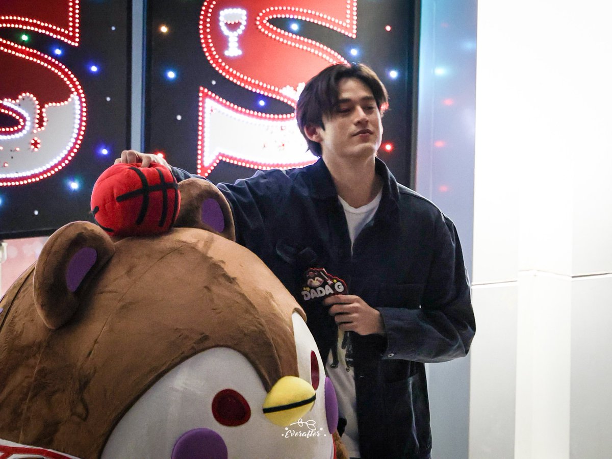 Everafter_jg's tweet image. กวิ้นอ้อน dadaG น่ารักมากก 😆 เอ็นดูไอต้าว 🤏🏻

JOSSGAWIN GUINZLY FAM GREETING

#สนามอ่านเล่น2026xJossGawin
#JossGawin #GawinCaskey #GUINZLY