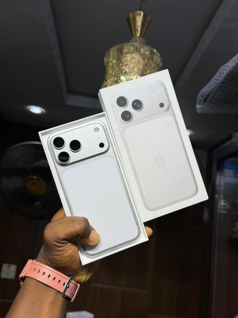 PLUG_OF_LAGOS's tweet photo. @i_Am_Haduke My gadget business has being in existence since 2019🥹 if you’re just seeing this,do well to make enquiries and as well come to the store in ikeja computer village to buy one or three gadgets!Amen. https://t.co/YbfBGe8lAc