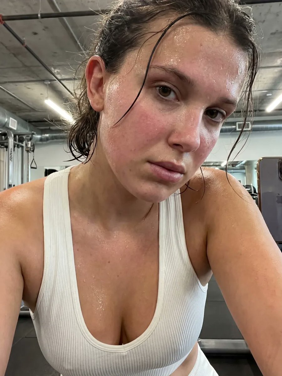 Gooddlovee's tweet image. Millie Bobby Brown 💗