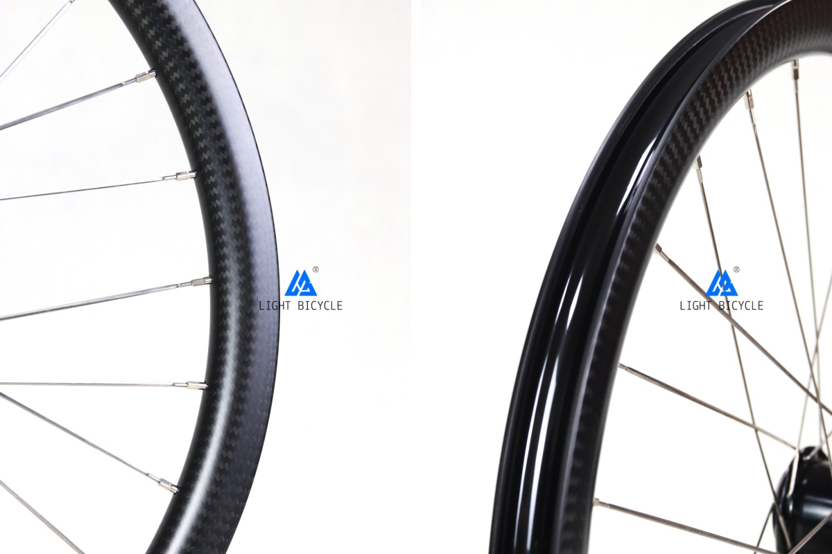 light_bicycle_M's tweet photo. Light Bicycle's custom carbon wheelset RB423, built with a custom 28H hub. Features a satin-finished 3K weave.  
This wheelset is custom-made specifically for lefty bikes.
#leftybike
#customwheel
#carbonwheel https://t.co/NOxsOfEyJF