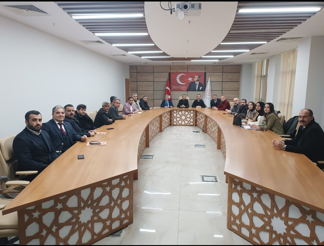 urfaisgb's tweet photo. Çocuklarımızın daha sağlıklı ve hijyenik ortamlarda yemek yemelerini sağlamak amacıyla, Şanlıurfa il genelindeki tüm ilçelerde ortak menü uygulanmasına karar verilmiş ve dönemlik yemek menüsü hazırlanmıştır.@hasansildak @ASIM_SULTANOGLU @NecatMelik @ozkan_meb @ https://t.co/NGLAEXXcDj
