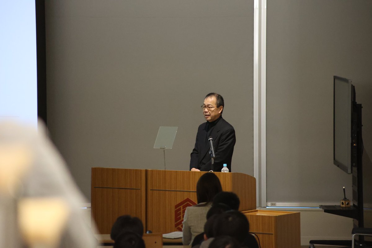 sanjo_uni's tweet photo. 1月26日(月)、日本精機（株）の佐藤浩一代表取締役会長による特別講義が行われました。
 
講義テーマは「製造業の会社の仕組みと、社長って何するの？」。
同社の経営ビジョンや、自動車産業を取り巻く世界的な環境変化などを講演いただきました。
 
#三条市立大学 #日本精機 https://t.co/5F1SDbbxjE