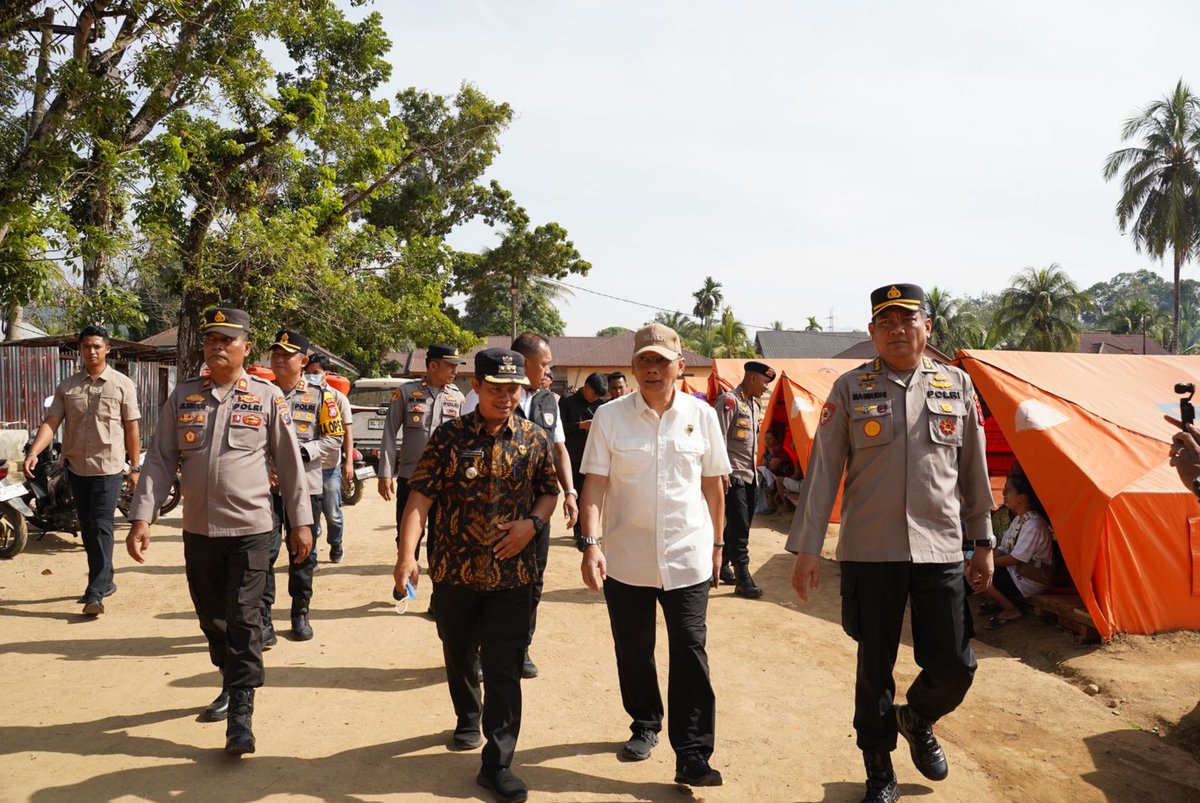 Ketua Tim Audit Tematik Itwasum Polri, Brigjen Pol (BJP) Susanto, S.I.K., S.H., M.H., melakukan kunjungan kerja di wilayah hukum Polres Tapanuli Tengah (Tapteng) pada Kamis (22/1/2026)
humas.polri.go.id/news/detail/22…