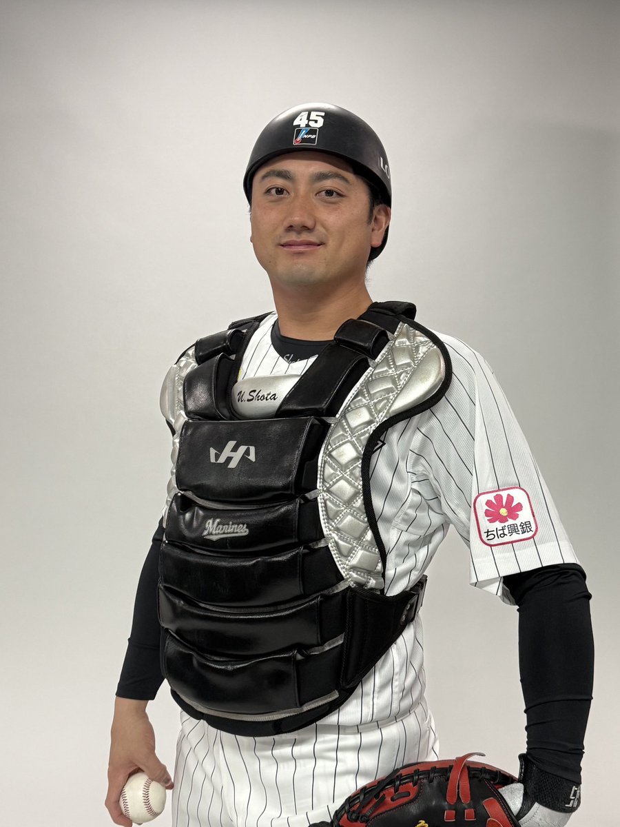 千葉ロッテマリーンズ　植田将太　ユニフォーム　NPB ブラサマ 実家の大阪から撮影に駆けつけた #植田将太 選手。 キャッチャー防具を
