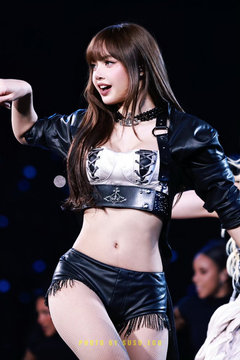 A GODDESS #LISA 

ctto

HONG KONG LOVES LALISA
#DEADLINEinHK_LISA
#BLACKPINK_DEADLINE
#LISA #LALISA #LalisaManobal
🧁🇭🇰