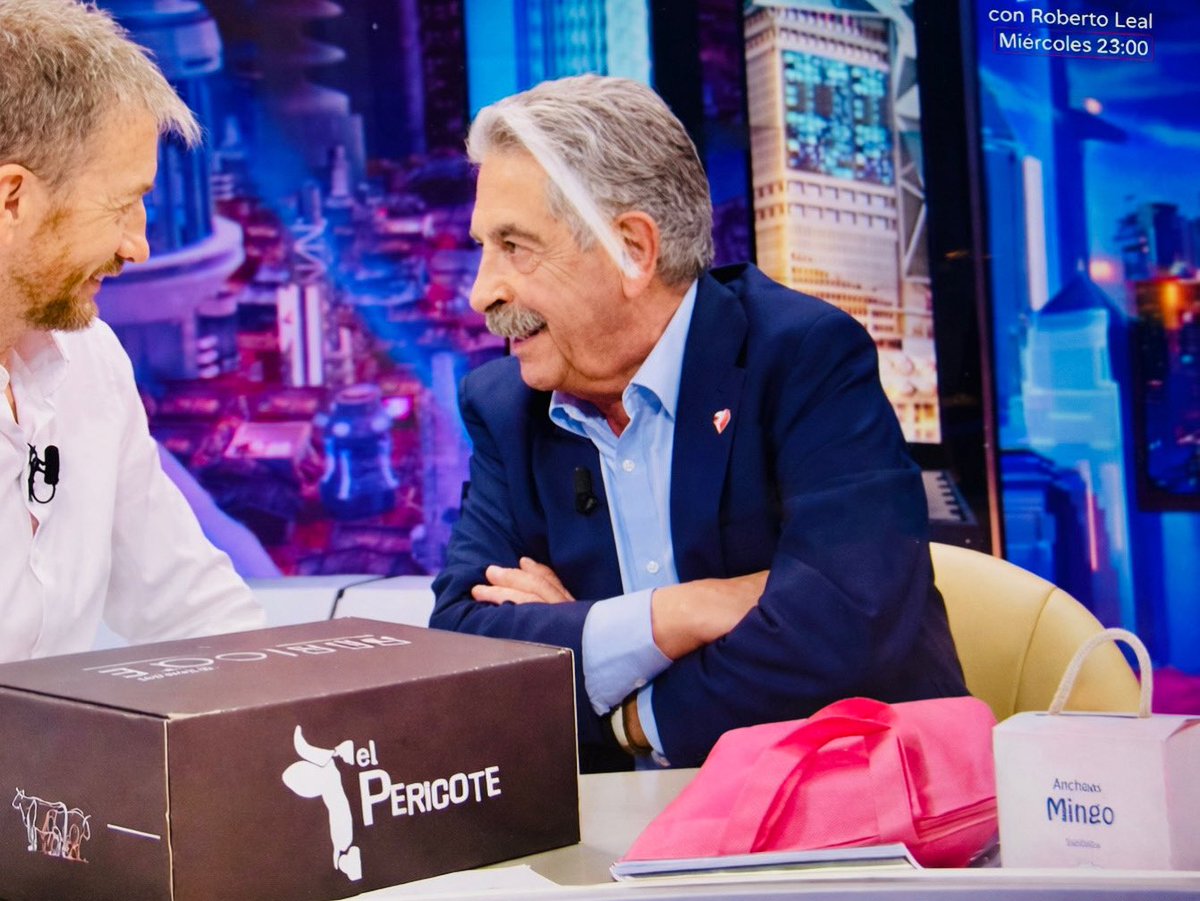 ConservasDMingo's tweet photo. ✨ Ayer fue un día muy especial🌟
Gracias Miguel Ángel Revilla por llevarnos contigo a El Hormiguero 🐜📺
Gracias por la confianza, por el apoyo y por hacernos sentir parte del viaje.

#ConservasMingo #ElHormiguero #Gracias #Orgullo
#Seguimos @RevillaMiguelA @El_Hormiguero https://t.co/ZVlqPI0QVC