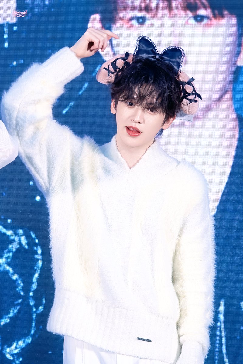 Firstlove_0406_'s tweet image. 260125
✌️
#이다을 #leedaeul #폴라릭스 #POLARIX #李多乙 #daeul