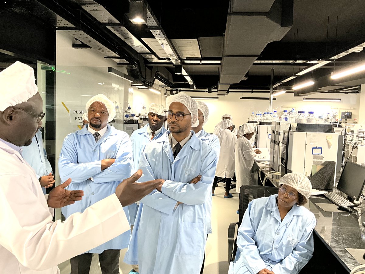 BioVaxInstitute's tweet image. 🔬🤝@BioVaxInstitute production scientists, led by Dr. Cecilia Wanjala (@cecilia_wanjala), General Manager – Commercial Services, paid a benchmarking visit to @Cosmos_Cares to exchange practical insights on pharmaceutical production and quality systems. 🇰🇪 The engagement included…