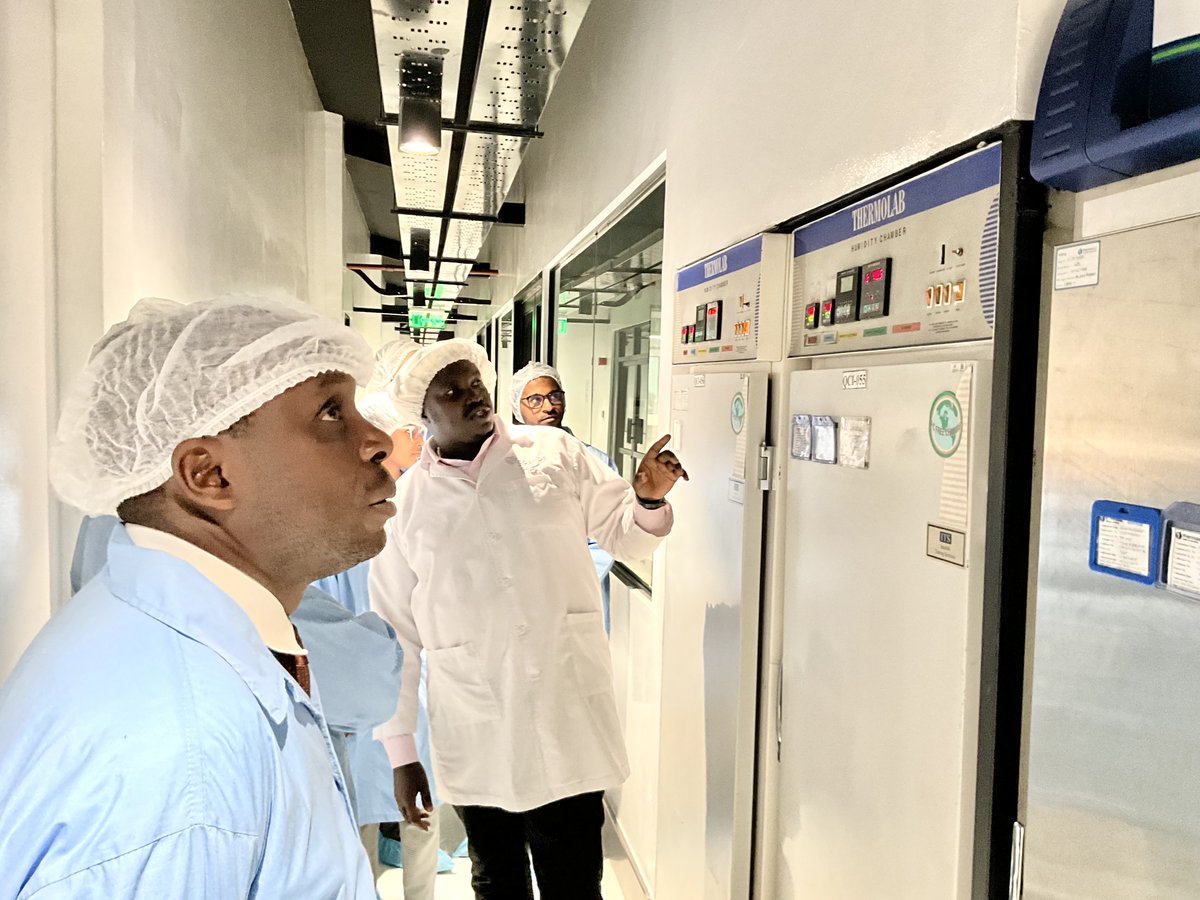 BioVaxInstitute's tweet image. 🔬🤝@BioVaxInstitute production scientists, led by Dr. Cecilia Wanjala (@cecilia_wanjala), General Manager – Commercial Services, paid a benchmarking visit to @Cosmos_Cares to exchange practical insights on pharmaceutical production and quality systems. 🇰🇪 The engagement included…