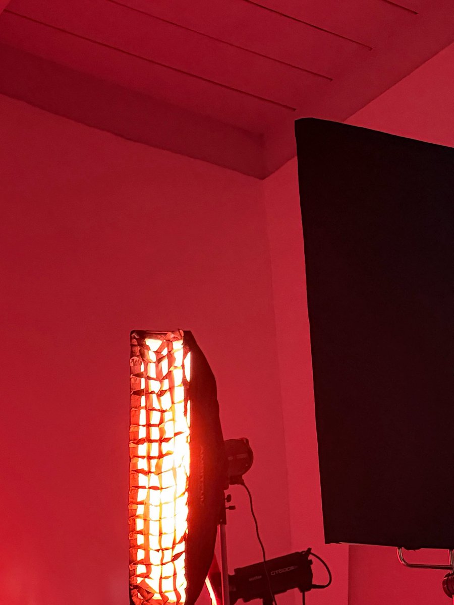 RED LIGHT AGAIN 
#JamesSu