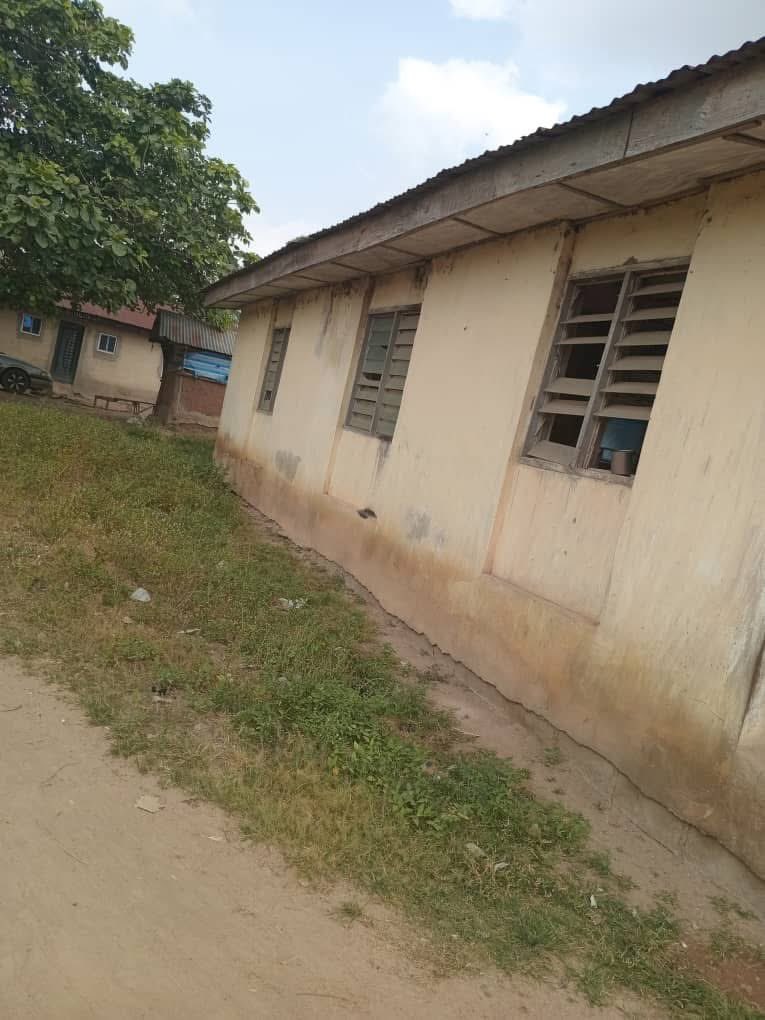 RealAdeshina's tweet photo. Primary health centre in Osun. https://t.co/l8fiwRulqq