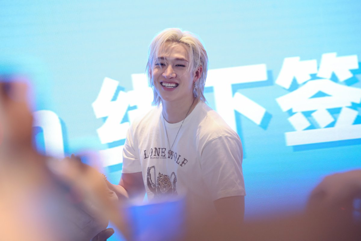 その他 Best smile Best smile in Z-Axis?! #fyp idea by @brotherhood - YouTube