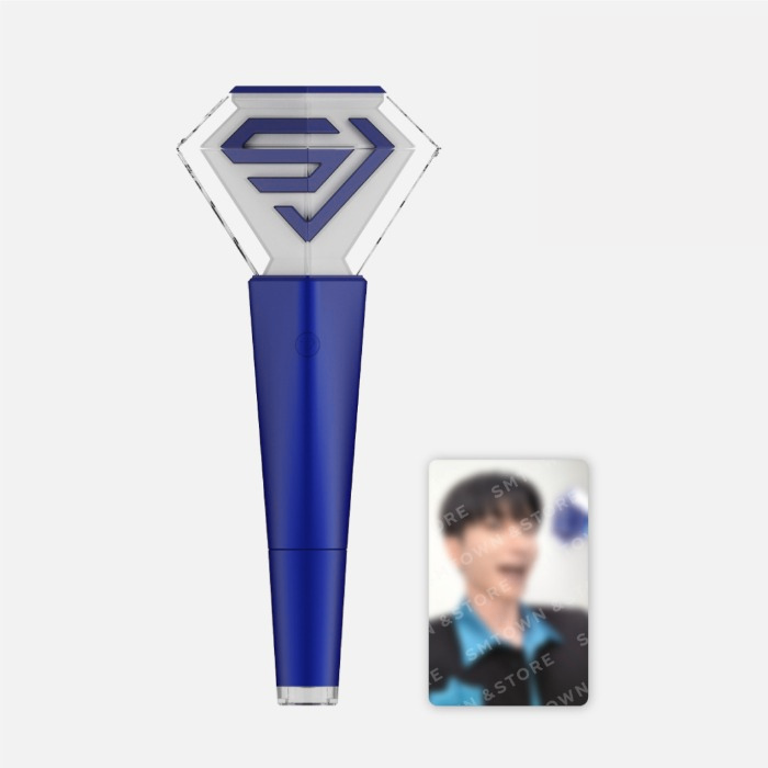 smtown_andstore's tweet photo. 💙SUPER JUNIOR OFFICIAL FANLIGHT💙

슈퍼주니어 응원봉 재입고 완료︎︎🪄◝✩
지금 바로 만나보세요!

📍Berriz X SMTOWN &STORE (@berrizshop)
🔗https://t.co/OGP7iQykGQ

*𝙱𝚎𝚛𝚛𝚒𝚣 𝙻𝚒𝚐𝚑𝚝-𝚄𝚙 10% 할인쿠폰도 있어요!

#SMTOWNandSTORE #andSTORE 
#에스엠타운앤드스토어 #앤드스토어 #AllaboutYourCeleb