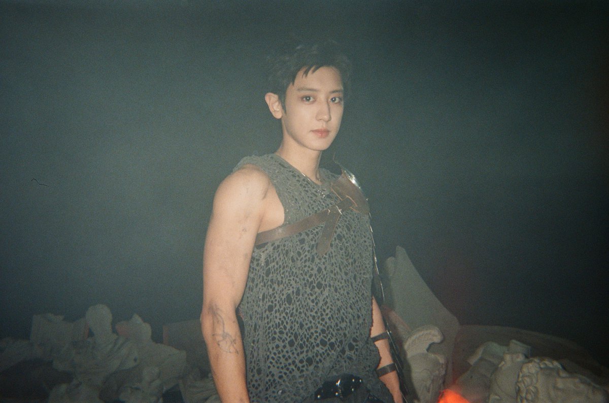 On film.

#EXO #엑소 #weareoneEXO
#Crown #REVERXE