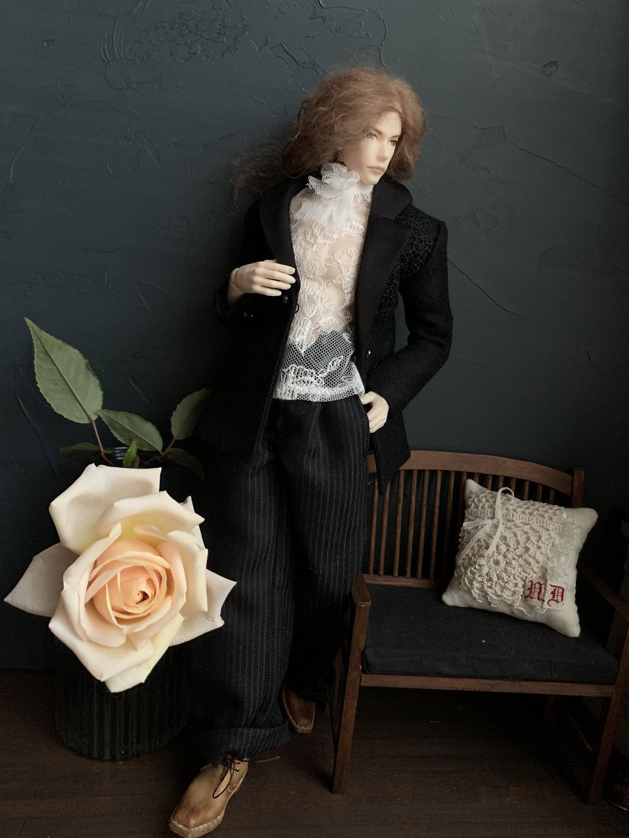 fuyusoubi's tweet image. めちゃくちゃ悩んでオビツ30サイズにしたお洋服が届きました。
@Flapper0919  さん
モデルは冬惺さん、このデザインなら我が家ではこの人よね〜💓色っぽい〜
ありがとうございます♪
パンツは前に千枝さん　@DollhouseAndy 
のWSで作った自作
#六分の一男子図鑑　#petworks