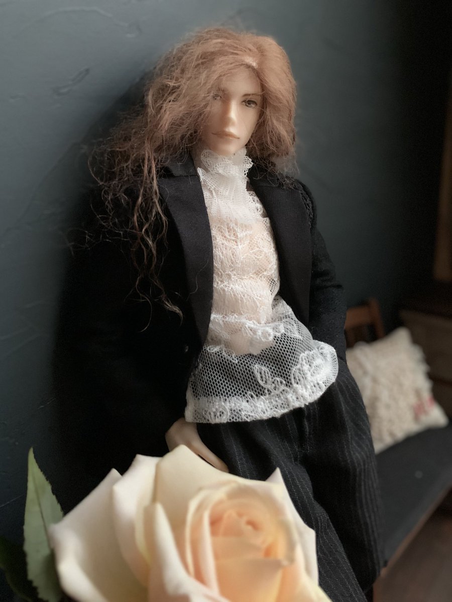 fuyusoubi's tweet image. めちゃくちゃ悩んでオビツ30サイズにしたお洋服が届きました。
@Flapper0919  さん
モデルは冬惺さん、このデザインなら我が家ではこの人よね〜💓色っぽい〜
ありがとうございます♪
パンツは前に千枝さん　@DollhouseAndy 
のWSで作った自作
#六分の一男子図鑑　#petworks