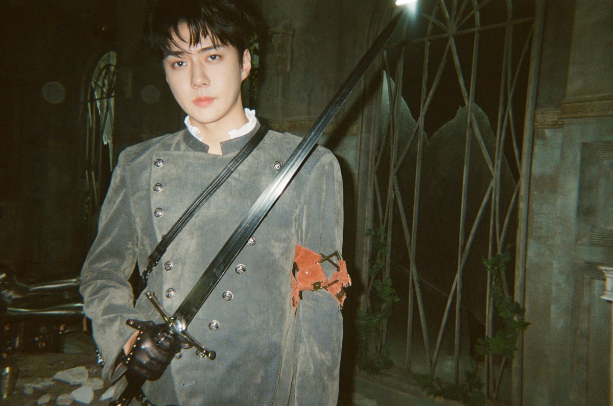 EXO tweet media