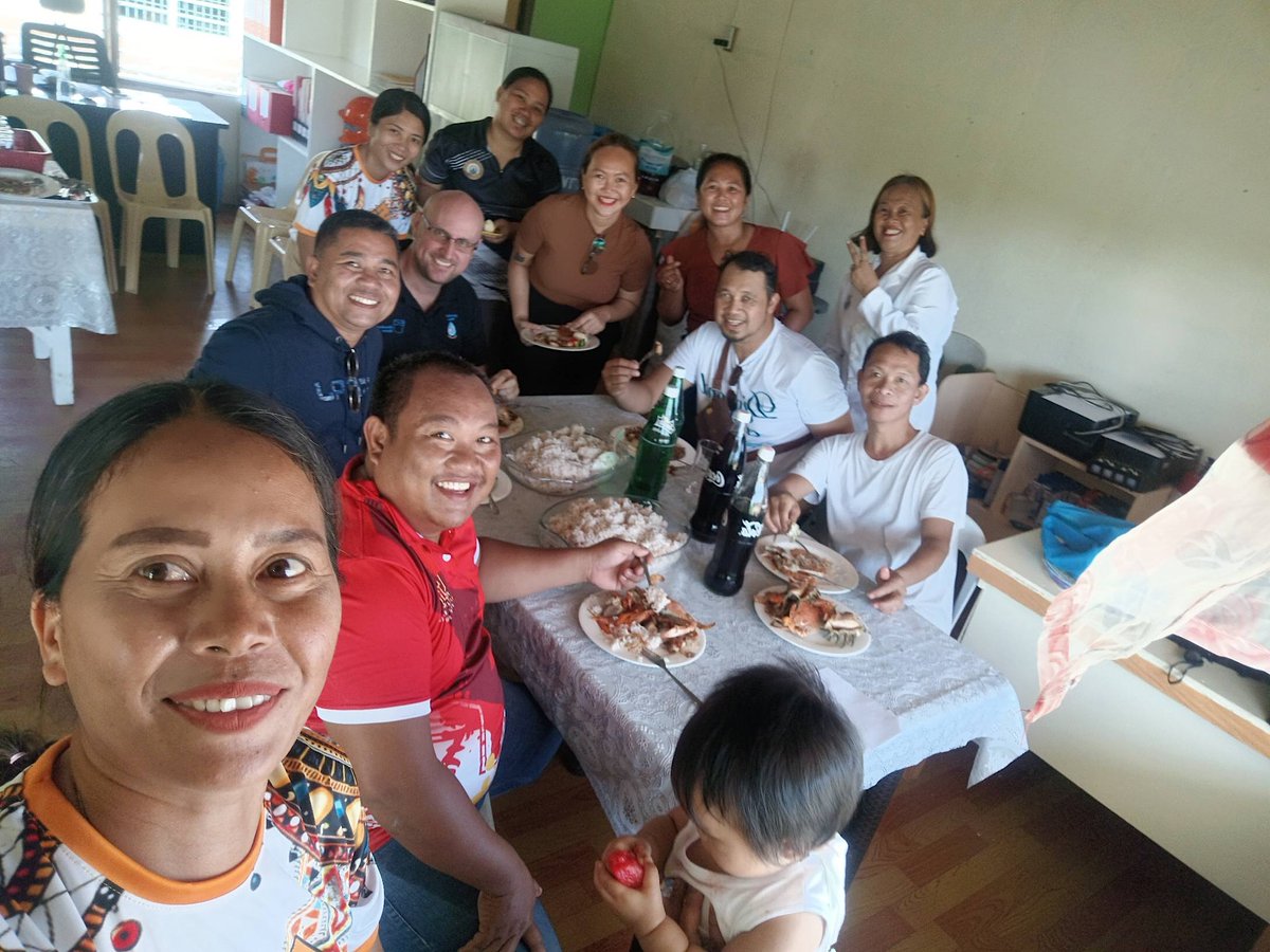 abundantwater's tweet photo. A 30-min boat ride from Bohol lies tiny Mantatao Island—home to ~900 people, with no freshwater source 🌊💧

Last week, Abundant Water donated 8 water filters to the island’s only school, helping keep kids healthy.

A small act. A lasting impact. ❤️ https://t.co/6R9ZV7aFaX