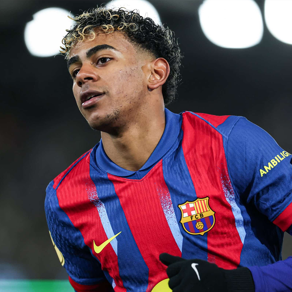 Lamine Yamal n’est plus qu’à 21 passes décisives de dépasser Neymar avec le FC Barcelone. 🤯💙❤️

🇪🇸 Lamine Yamal : 39
🇧🇷 Neymar : 59

À seulement 18 ans, il est en train de faire tomber tous les records. 🌟